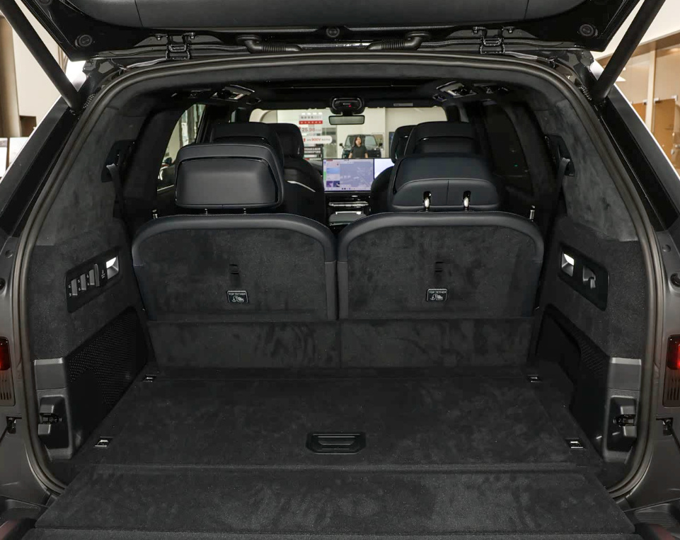 Zeekr 9X Hyper, фиолетовый