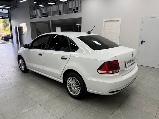 Volkswagen Polo Comfortline, 2017 года, пробег 140982 км