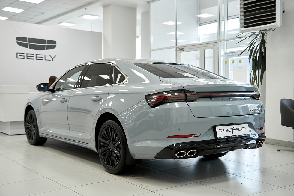 Geely Preface Flagship, серебряный