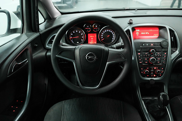 Opel Astra, 2012 года, пробег 146714 км