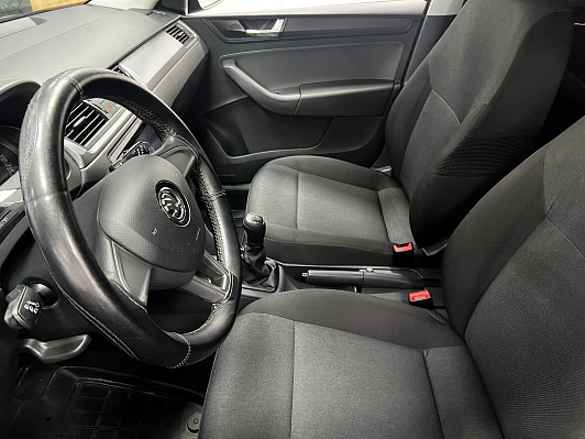 Skoda Rapid Hockey Edition Active, 2018 года, пробег 236000 км