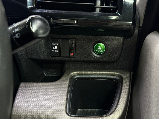 Honda Stepwgn, 2016 года, пробег 163270 км