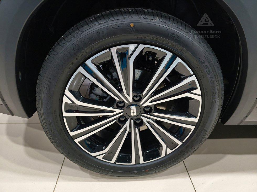 Geely EX5 Гибрид Макс EM-i, черный