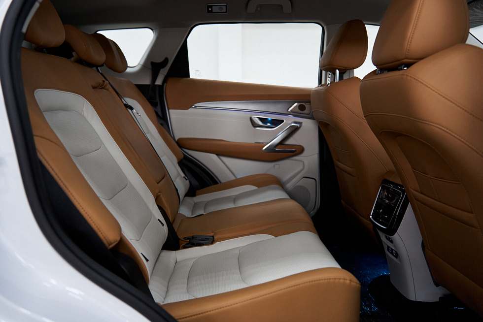 JETOUR X70+ Комфорт, бежевый