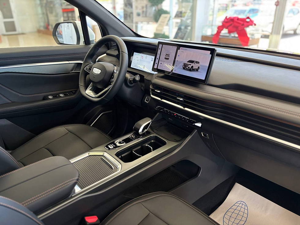 Geely Okavango Luxury, белый