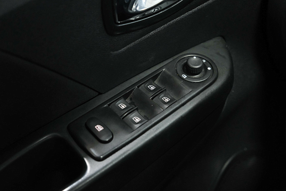 Renault Kaptur Life, 2017 года, пробег 94624 км