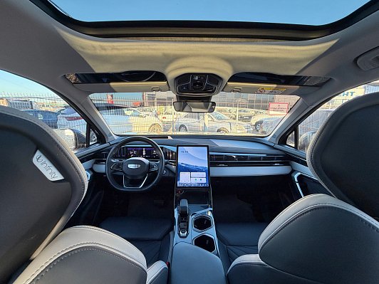 Geely Atlas Flagship, 2024 года, пробег 113000 км