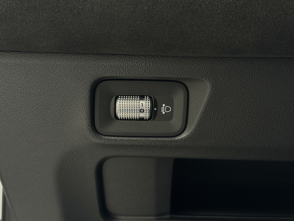 Geely Monjaro Flagship, белый