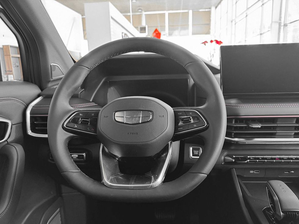 Geely Okavango Flagship, белый