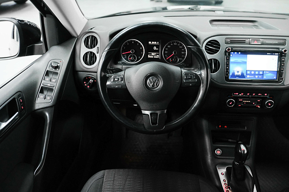 Volkswagen Tiguan Avenue, 2013 года, пробег 209000 км