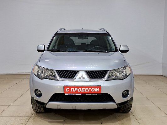 Mitsubishi Outlander Intense, 2008 года, пробег 179504 км