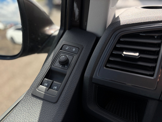 Volkswagen Caravelle Comfortline, 2016 года, пробег 87813 км