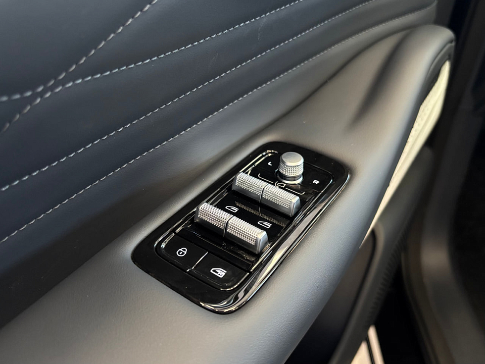 Geely EX5 EM-i Max, черный