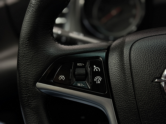 Opel Astra Cosmo, 2013 года, пробег 202876 км