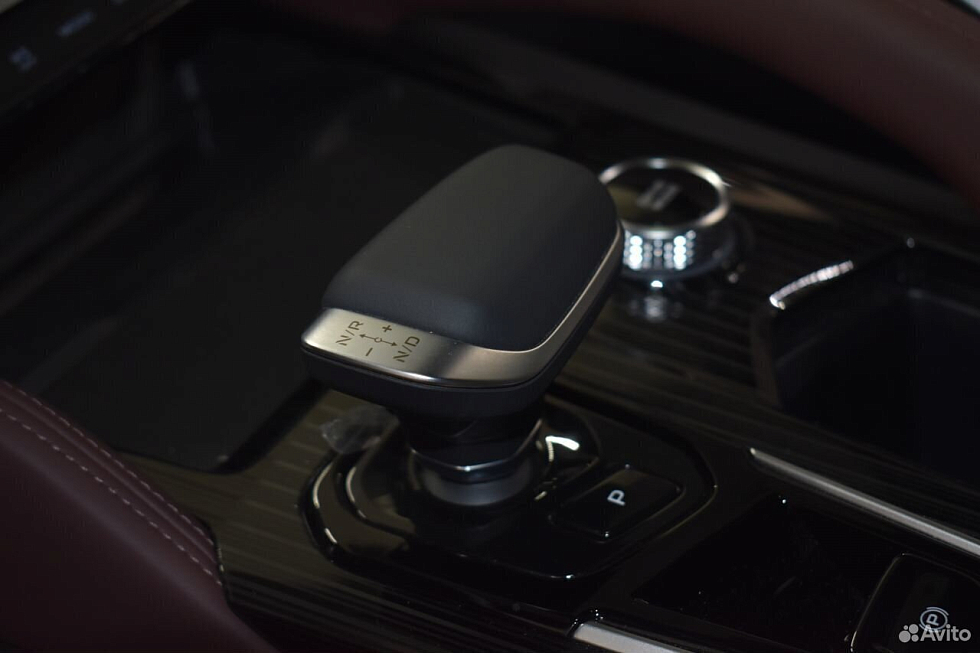 Geely Monjaro Flagship, серый