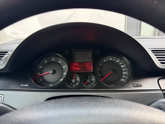 Volkswagen Passat Trendline, 2009 года, пробег 253000 км
