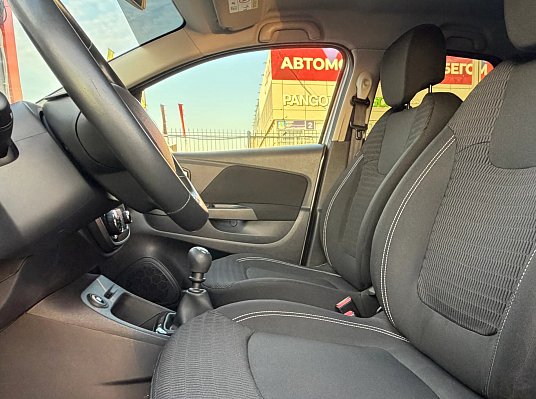 Renault Kaptur Play, 2017 года, пробег 150000 км