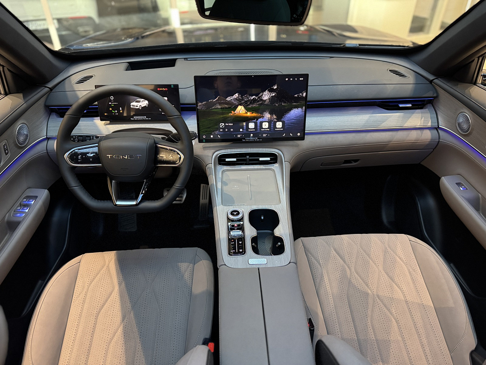 TENET T8 Ультра 4WD, белый