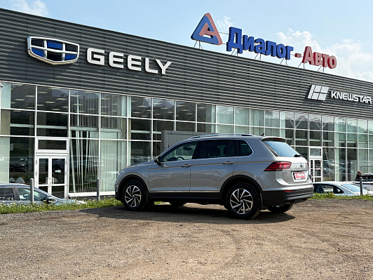 Volkswagen Tiguan CONNECT, 2018 года, пробег 130907 км