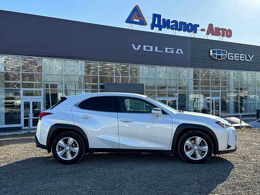 Lexus UX #discover, 2019 года, пробег 108973 км