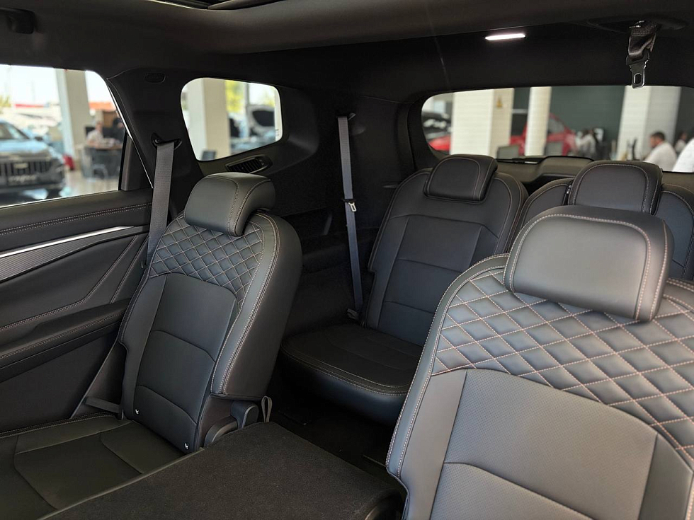 Geely Okavango Флагман, белый