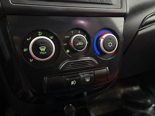 Lada (ВАЗ) Kalina Luxe Navi Glonass 21947-52-21V, 2018 года, пробег 129800 км