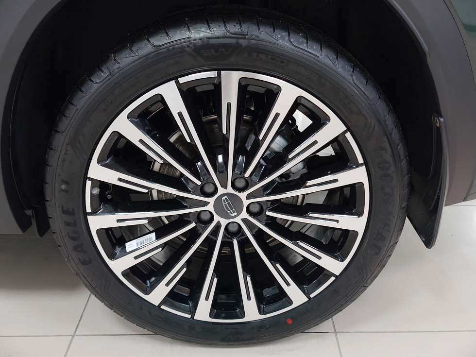 Geely Monjaro Флагман, зеленый