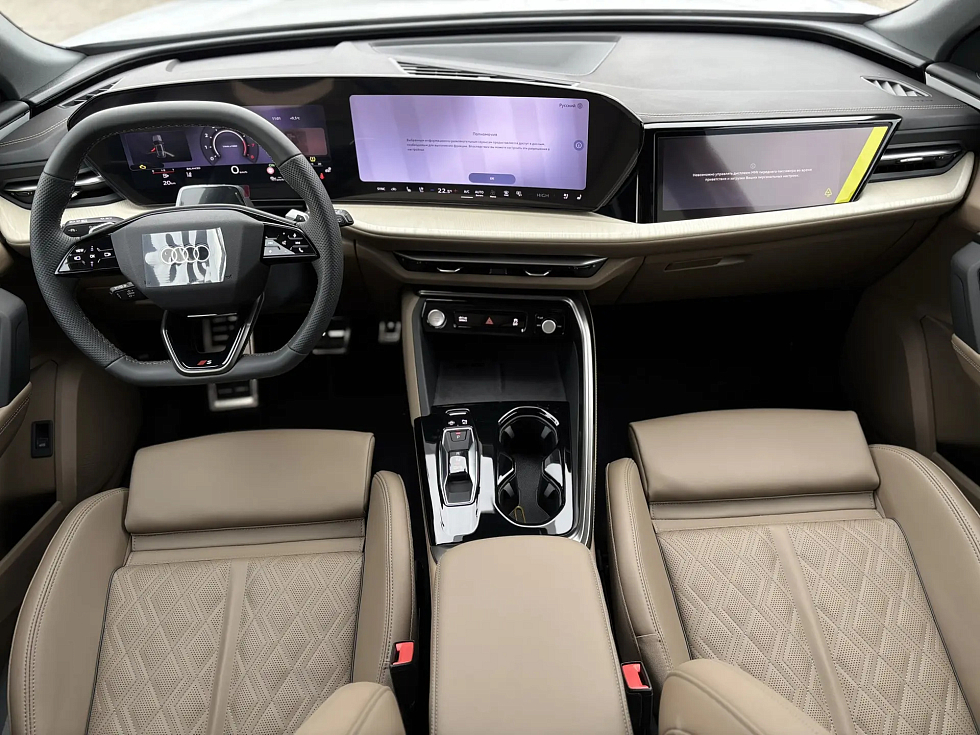 Audi Q5 40 TFSI quattro Luxury Dynamic, зеленый