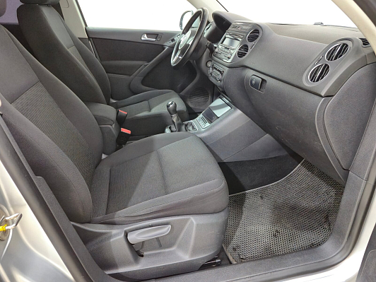 Volkswagen Tiguan Trend&Fun, 2012 года, пробег 162560 км