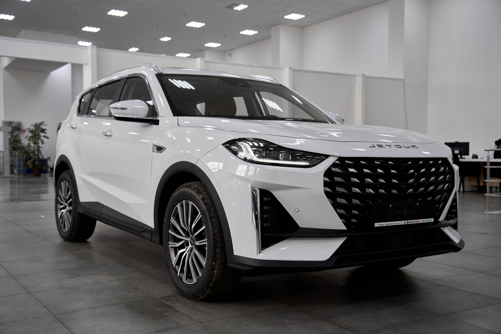 JETOUR X70+ Комфорт, белый