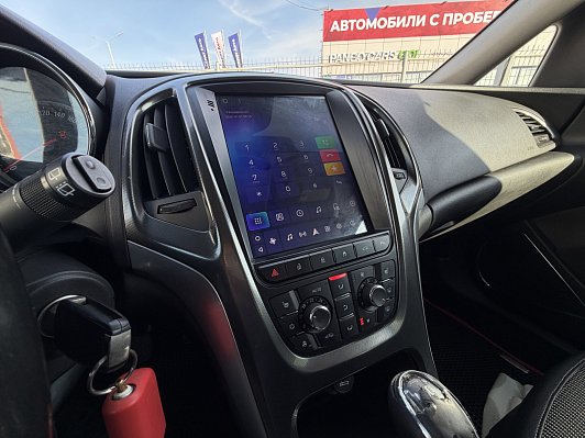 Opel Astra Cosmo, 2011 года, пробег 196000 км