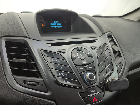 Ford Fiesta Trend, 2015 года, пробег 190030 км