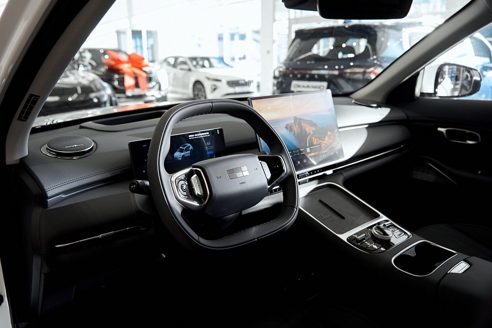 Geely EX5 Гибрид Макс EM-R, белый