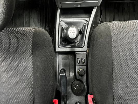 Lada (ВАЗ) Priora Люкс, 2011 года, пробег 111000 км