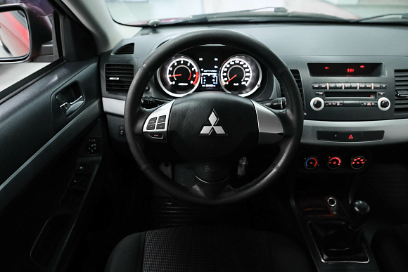 Mitsubishi Lancer, 2011 года, пробег 256000 км