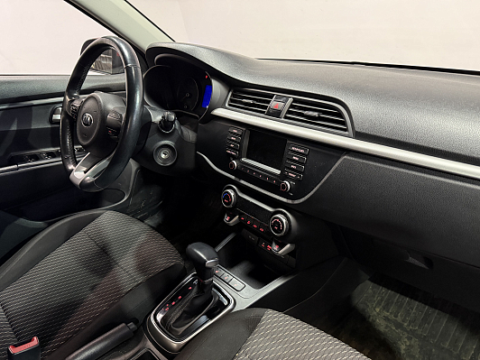 Kia Rio Prestige AV, 2018 года, пробег 106000 км