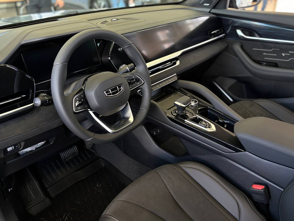 Geely Monjaro Exclusive, серый