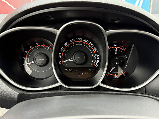 Lada (ВАЗ) Vesta Luxe Multimedia (2018-2019), 2017 года, пробег 96650 км