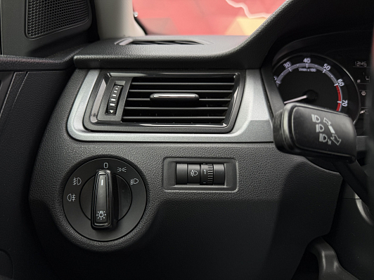 Skoda Rapid Hockey Edition Ambition, 2019 года, пробег 127900 км