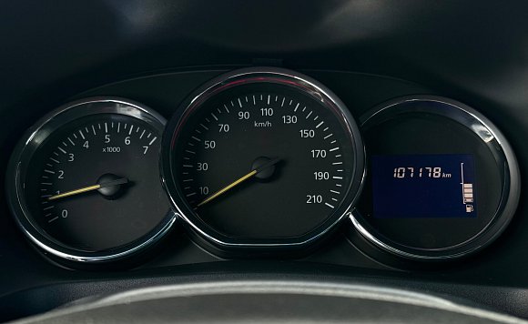 Renault Logan Privilege, 2017 года, пробег 106000 км