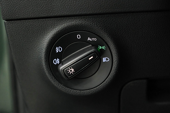 Skoda Karoq Active, 2020 года, пробег 104000 км