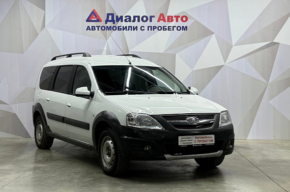 Lada (ВАЗ) Largus Luxe (7 мест), 2019 года, пробег 176635 км