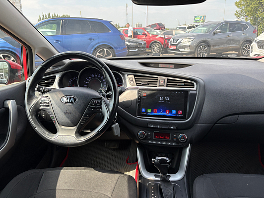 Kia Ceed Luxe, 2015 года, пробег 135806 км