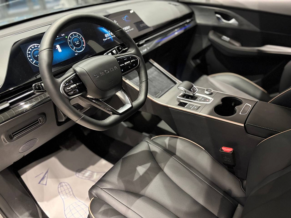 Omoda C5 Fun, серебряный