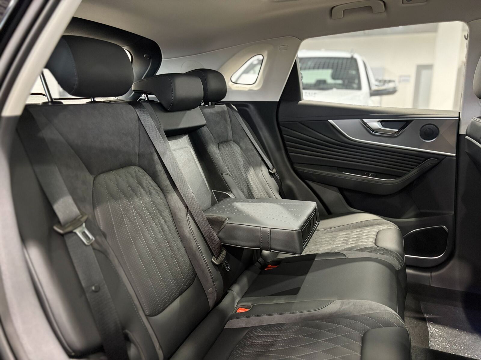 Hongqi HS3 Комфорт (Comfort), черный