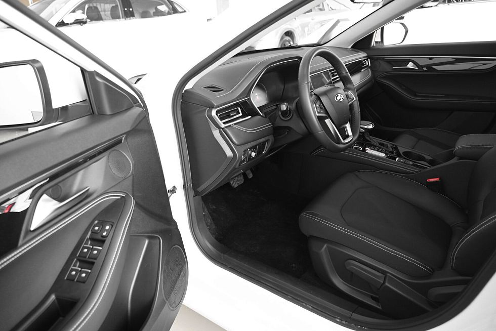 JAC J7 Tech, белый