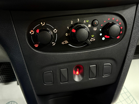 Renault Logan Life, 2019 года, пробег 39906 км