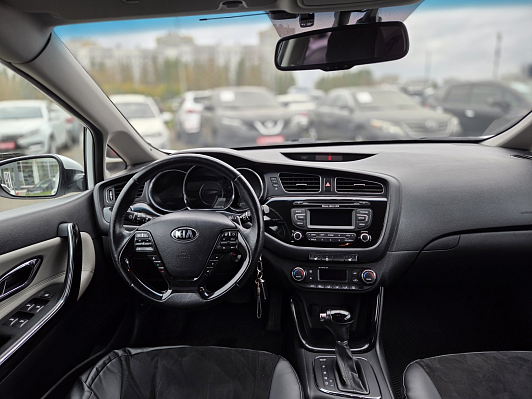 Kia Ceed Luxe, 2015 года, пробег 177299 км