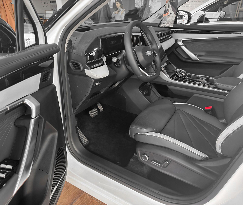 Geely Atlas Flagship Sport, белый