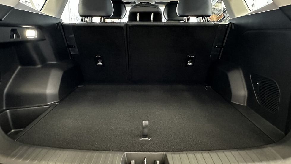 Geely Atlas Флагман, серебряный